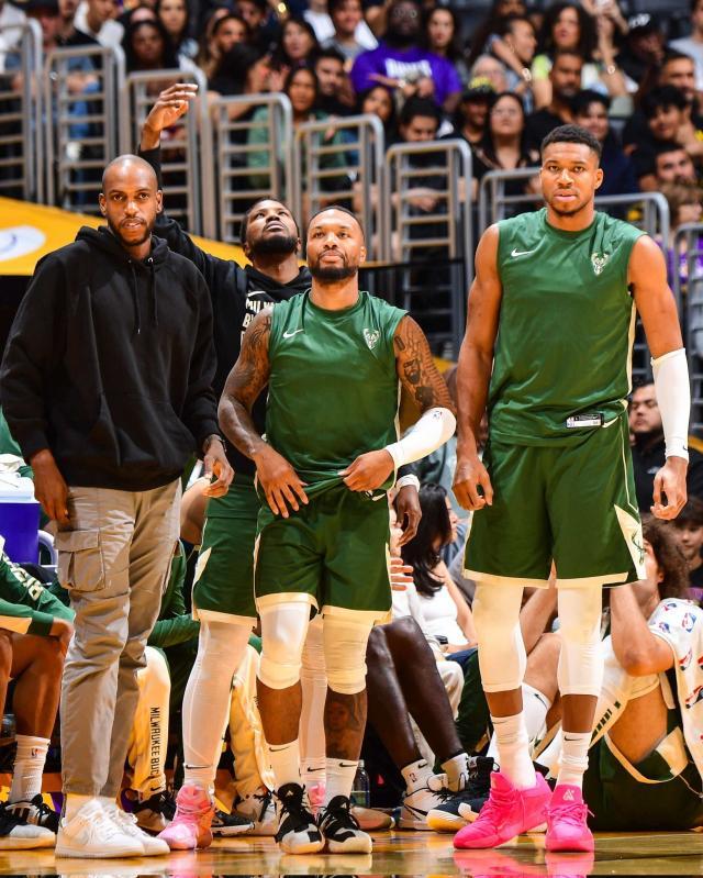 fb体育-【现场】“字母表”首秀平淡 哈姆赞戴维斯为球队灵魂